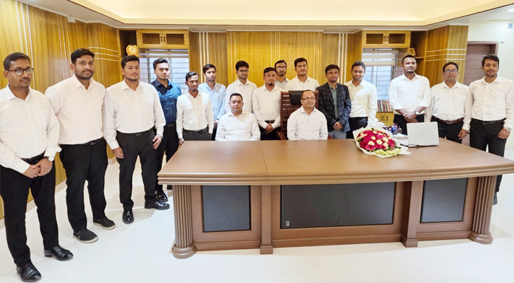 নবনিযুক্ত কর্মীদের বর্ণ্যঢ্য বরণ ও সংবর্ধনা