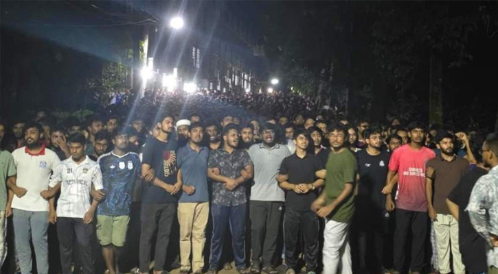 উপাচার্য পরিবর্তনের প্রতিবাদে চুয়েটে শিক্ষার্থীদের সর্বাত্মক শাটডাউন