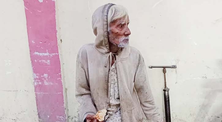 বয়সের ভারে থমকে যাচ্ছে নাকু দাদার জীবনযুদ্ধ