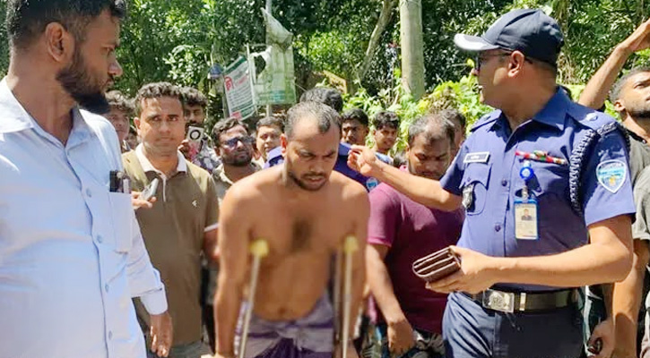 দেবিদ্বারে মা ও আট মাসের শিশুকে হত্যা, যুবক গ্রেপ্তার
