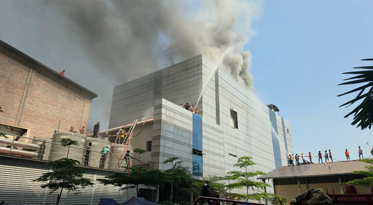 টঙ্গীর ড্রাগ ইন্টারন্যাশনালের আগুন নিয়ন্ত্রণে