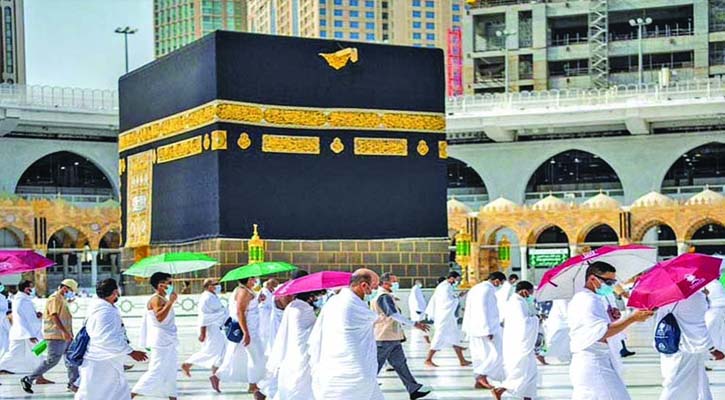 ওমরাহ পালনে ইচ্ছুকদের জন্য বড় দুঃসংবাদ