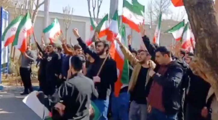 ইরানে ফের সরকারবিরোধী বিক্ষোভ, এবার রাস্তায় শিক্ষার্থীরা