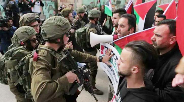 নিজ দেশের সৈন্যদের লক্ষ্য করে পাথর ছুঁড়েছে ইসরায়েলিরা