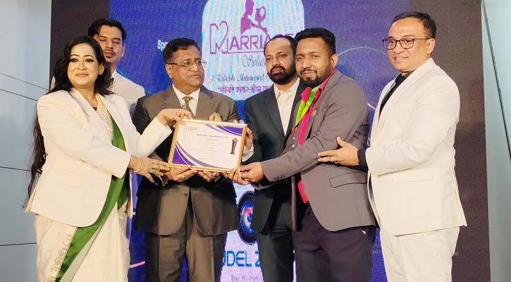 গ্লোবাল আইকনিক অ্যাওয়ার্ড পেলেন সাংবাদিক জয় শাহীন