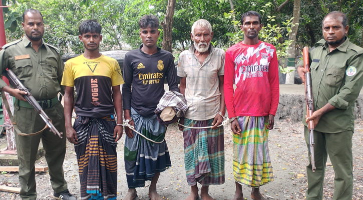 সুন্দরবনে নিষিদ্ধ সময়ে মাছ শিকার: ৪ জেলেসহ ২ নৌকা আটক