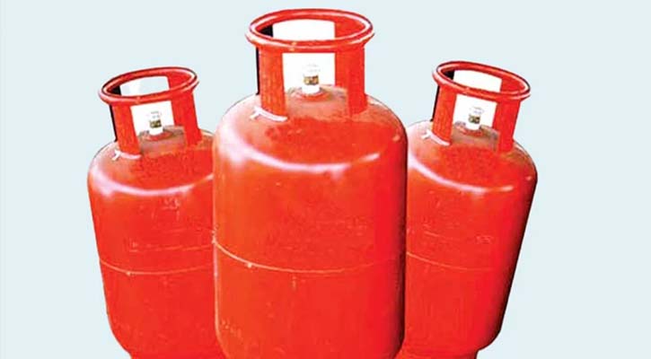 মাসে আড়াই হাজার কোটি টাকার নীরব লুট