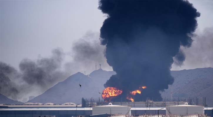 উপসাগরজুড়ে ইরানের ক্ষেপণাস্ত্র ও ড্রোন হামলা