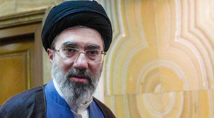 রাশিয়ায় চিকিৎসা নিচ্ছেন মোজতবা খামেনি!