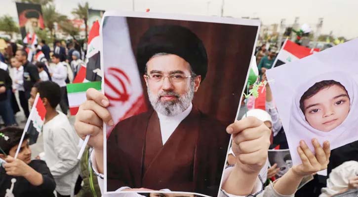 মোজতবা খামেনিকে ধরিয়ে দিতে কোটি ডলার পুরস্কারের ঘোষণা!