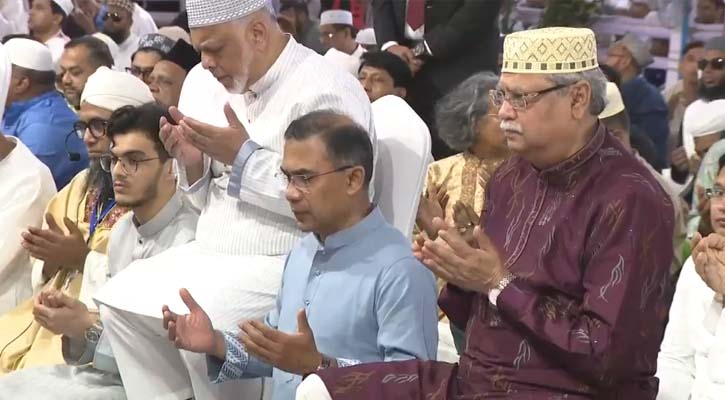 রাষ্ট্রপতি ও প্রধানমন্ত্রীর উপস্থিতিতে জাতীয় ঈদগাহে প্রধান জামাত অনুষ্ঠিত