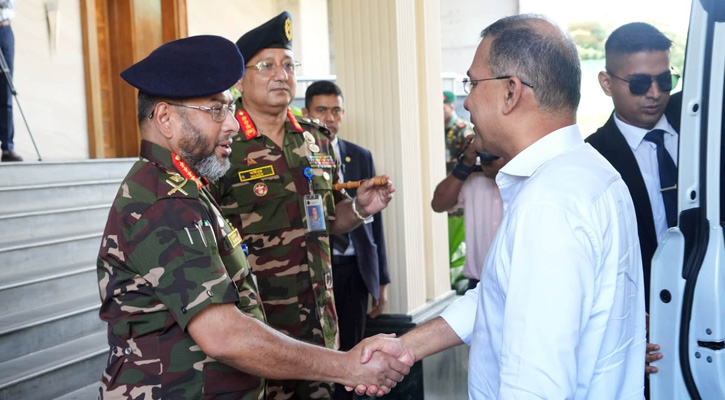 সেনা সদস্যদের পদোন্নতির ক্ষেত্রে রাজনৈতিক পছন্দের উর্ধ্বে থাকার আহ্বান