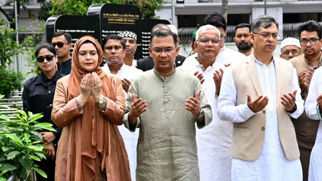 বিডিআর বিদ্রোহে নিহত সেনা কর্মকর্তাদের  কবর জিয়ারত প্রধানমন্ত্রীর