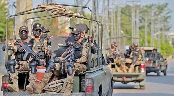 পাকিস্তানে একযোগে দুই ব্যাংক লুট ও পুলিশ স্টেশনে হামলা, নিহত ১২