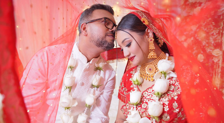 বিয়ের পিঁড়িতে বসলেন উপস্থাপিকা ইসরাত পায়েল