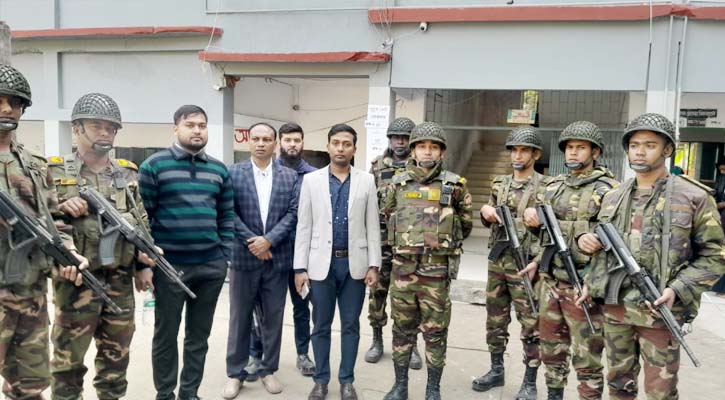 শান্তিপূর্ণ ও উৎসবমুখর পরিবেশে চলছে পিরোজপুরের ৩ আসনে ভোটগ্রহণ