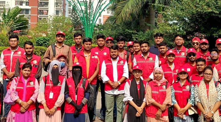 রাসিক প্রশাসকের সাথে রেড ক্রিসেন্ট সোসাইটির স্বেচ্ছাসেবকদের সৌজন্য সাক্ষাৎ