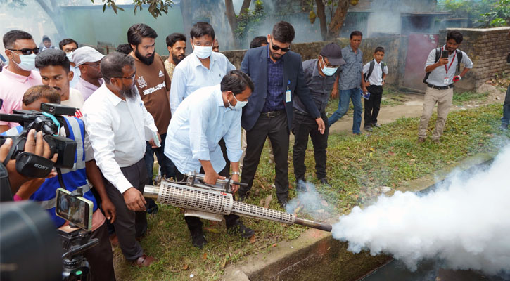 রাসিকের বিশেষ পরিচ্ছন্নতা অভিযান ও ফগার স্প্রে কার্যক্রম শুরু