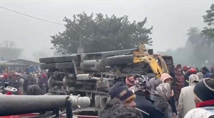 রাজশাহীতে বালু ভর্তি ট্রাক উলটে নিহত ৪