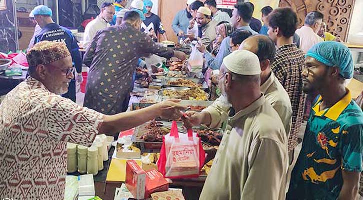 রাজশাহী মহানগরীতে জমে উঠেছে ইফতার বাজার