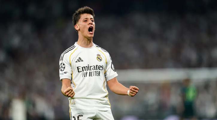 ৬৮ মিটার দূর থেকে গোল করে রিয়াল তারকার রেকর্ড!