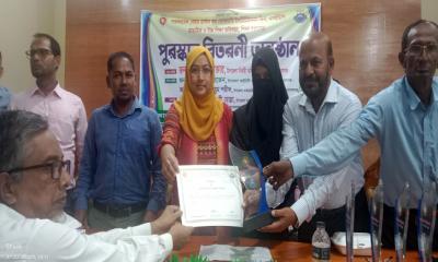 মুকসুদপুরে মেধাবী শিক্ষার্থীদের মাঝে পুরস্কার বিতরন অনুষ্ঠিত