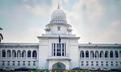 হাইকোর্ট বেঞ্চ স্থানান্তরের প্রস্তাব অবৈধ দাবি করে সুপ্রিম কোর্ট প্রাঙ্গণে বিক্ষোভ