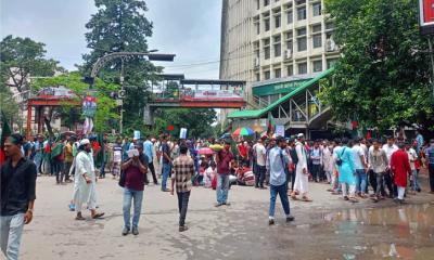 শাহবাগে জুলাই সনদের দাবিতে অবস্থান জুলাই যোদ্ধাদের
