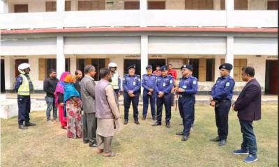 শেরপুরে নির্বাচন ও গণভোটের প্রস্তুতি দেখতে ভোটকেন্দ্র পরিদর্শনে রেঞ্জ ডিআইজি