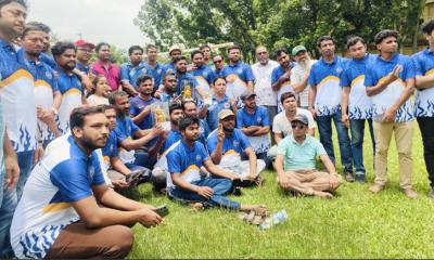 সিংড়ায় উৎসবমুখর পরিবেশে প্রশাসন ও  সাংবাদিক প্রীতি ক্রিকেট ম্যাচ অনুষ্ঠিত