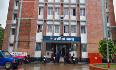 সাতক্ষীরায় মাদকসহ দুই পুলিশ সদস্য গ্রেপ্তার