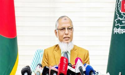 ইউপি নির্বাচনের রোডম্যাপ নিয়ে পিছু হটল ইসি