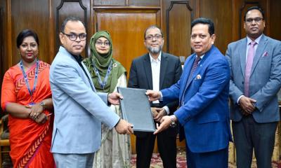 ৫ হাজার কোটি টাকার সিএমএসএমই পুনঃঅর্থায়ন তহবিলে বাংলাদেশ ব্যাংকের সঙ্গে এনসিসি ব্যাংকের চুক্তি