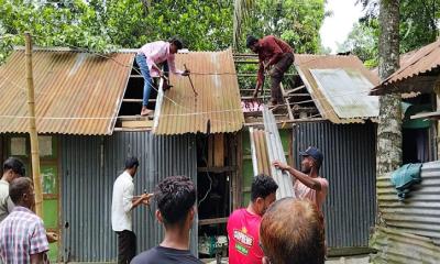 নাঙ্গলকোটে সরকারি সড়ক পুনরুদ্ধারে এসিল্যান্ডের উচ্ছেদ অভিযান
