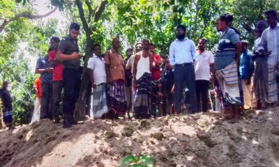 আত্রাই নদীর বাঁধের পাশে অবৈধভাবে মাটি কাটার অভিযোগে ঘটনাস্থল