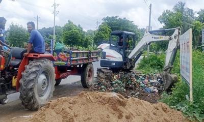 ঢাকা-চট্টগ্রাম মহাসড়কের চান্দিনা অংশের ময়লার ভাগাড় সরালেন ইউএনও