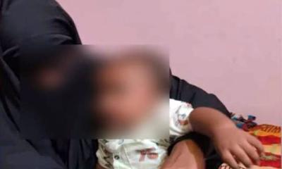 রায়গঞ্জে বিয়ের দাবিতে প্রেমিকের বাড়িতে তরুণীর অনশন