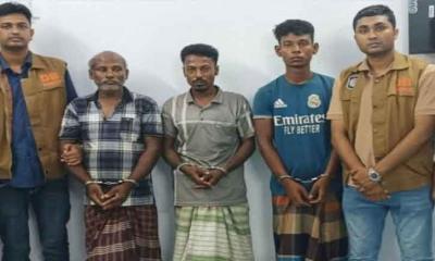 নওগাঁর নিয়ামতপুরে সম্পত্তি ভাগাভাগি নিয়ে দ্বন্দ্বে ৪ জন কে গলা কেটে হত্যা, ৩ স্বজন গ্রেপ্তার