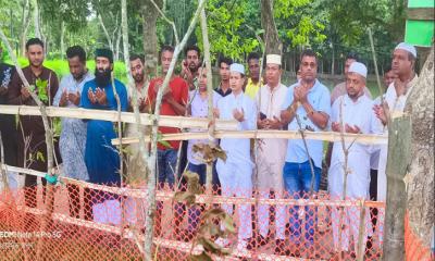 বিএনপি নেতার পিতার কবর জিয়ারত করলেন  আবু সায়েম আজাদ