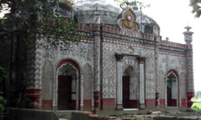 কালের সাক্ষী চান্দিনার ঐতিহাসিক তিন গম্বুজ জামে মসজিদ