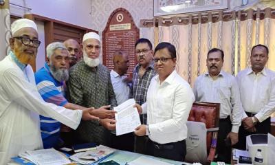 শহীদ জান শরীফ মিঠু স্কয়ার নামকরণের দাবিতে জেলা প্রশাসকের বরাবর স্মারকলিপি প্রদান