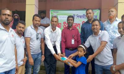 মুকসুদপুর রিপোর্টার্স ইউনিটির উদ্যোগে মেধাবী শিক্ষার্থীদের মাঝে শিক্ষা উপকরন বিতরন