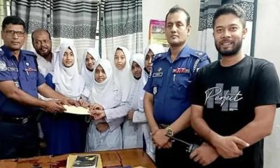 ঘোড়াঘাটে এসএসসি পরীক্ষার্থীদের খোয়া যাওয়া টাকা উদ্ধার