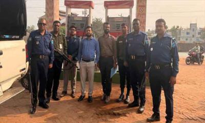 প্রশাসনের অভিযান: ফিলিং স্টেশনকে জরিমানা