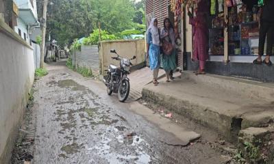 নিম্নমানের কাজের অভিযোগ—বিল নিয়ে ঠিকাদার-পৌর নির্বাহীর দ্বন্দ্ব