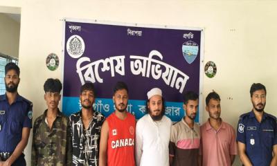 ঈদগাঁওয়ে পুলিশের অভিযানে ধর্ষণ চেষ্টা মামলার আসামিসহ গ্রেপ্তার ৭