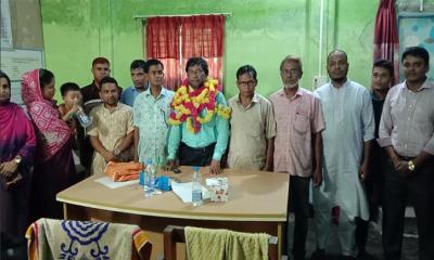 প্রধান শিক্ষক বাদেশ আলী স্বপদে পুনরায় যোগদান করলেন গোবিন্দপুর উচ্চ বিদ্যালয়ে
