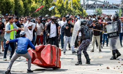 নেপালজুড়ে বিক্ষোভ, রাস্তায় তরুণরা – নিহত ১৯