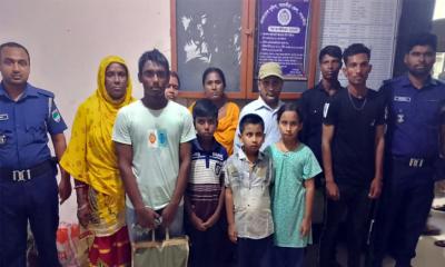 সাতক্ষীরা সীমান্তে চার শিশুসহ ১০ বাংলাদেশিকে বিজিবির কাছে হস্তান্তর