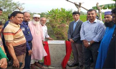 কয়রায় কৃষকের মুখে হাসি  পাথরখালী  আগারঘেরী খালের পুনঃখনন শুরু